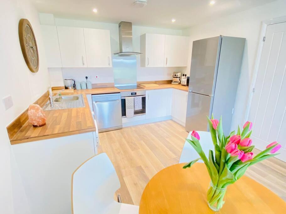 Beautiful, Brand New Apartment! Cheltenham Exterior photo