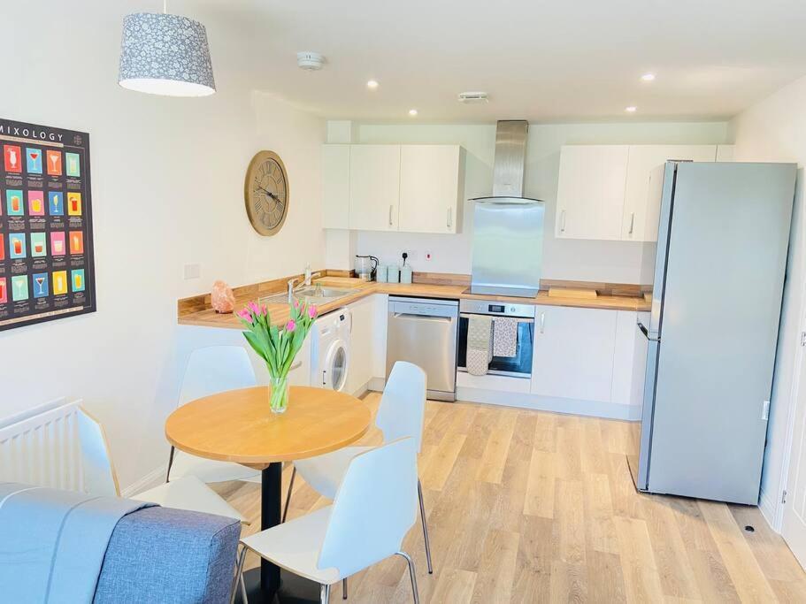 Beautiful, Brand New Apartment! Cheltenham Exterior photo