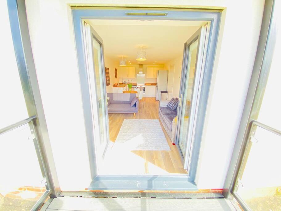 Beautiful, Brand New Apartment! Cheltenham Exterior photo