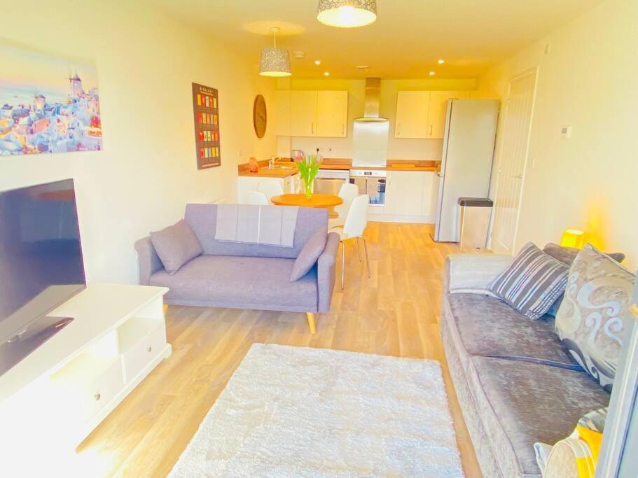 Beautiful, Brand New Apartment! Cheltenham Exterior photo